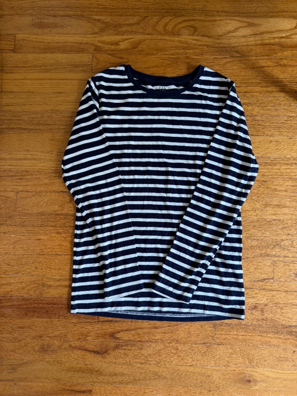 Gap Modern Tee/ T Shirt Long Sleeved VGUC